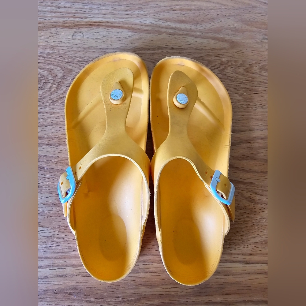 NWOT Birkenstock Yellow Sandals SZ.7.5